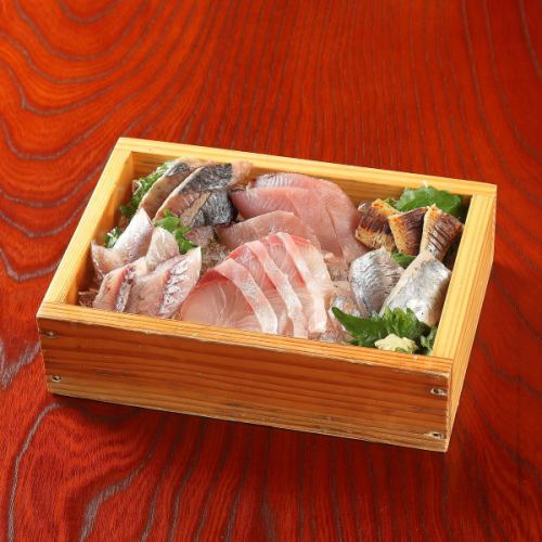 【◆新鮮な海の幸を堪能◆】朝獲れ地魚の鮮度抜群お刺身5点盛り1980円(税込)