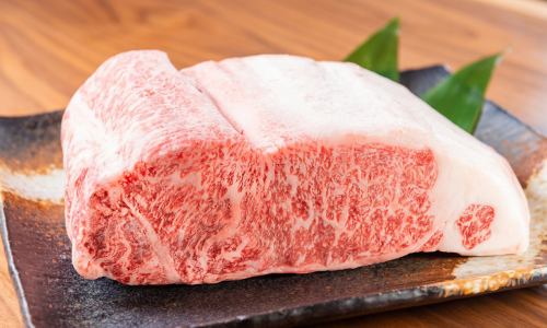 備長炭で焼く黒毛和牛◎