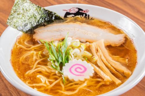 ランチは中華そば専門店に