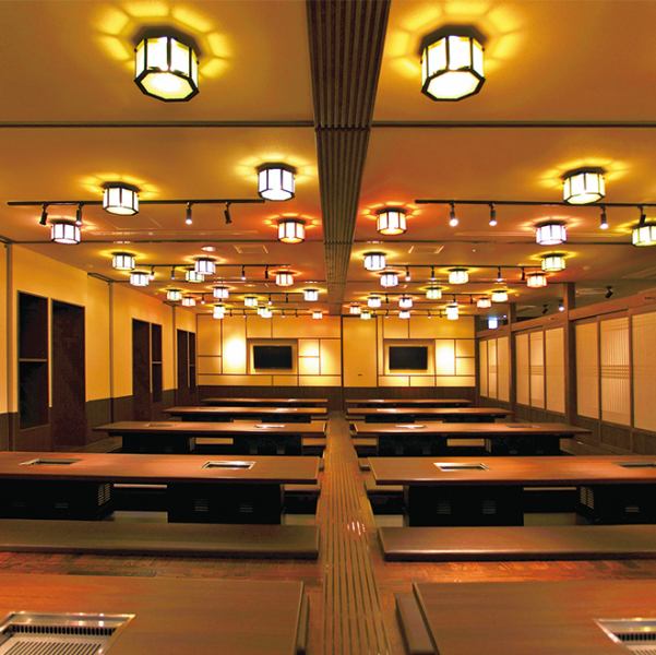 【110名様まで大宴会に！各種ご宴会に！】会社の接待や会食、大人数でのご利用などビジネスシーンにも最適◎是非当店にお任せください！お客様のご要望に合わせた宴会にご対応致します。コースは料理のみのコースと、飲み放題つきのコースがございます。2名様から110名様までご利用できる個室をご用意させていただきます♪