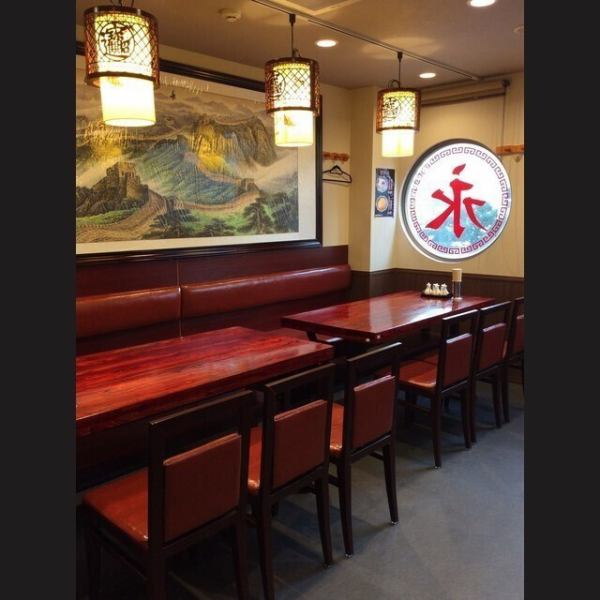 当店は様々なシーンでご利用いただけるテーブル席を各種ご用意しております！たくさんのお料理が並べられる広々としたテーブルで、当店自慢の本格中華を是非一度ご賞味ください！お客様のご来店を心よりお待ちしております★