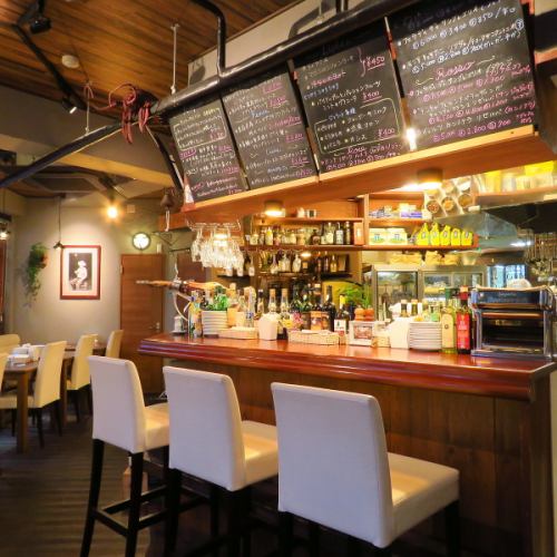 [Equipped with counter seats ◎] There is also a counter in the store.One person is also welcome ◎ Courses that can be ordered from one person are available from 5000 yen! Recommended for those who want to enjoy meals and sak drinks after work, and slowly enjoy dishes and wine!