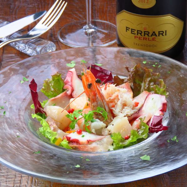 [Our recommended !!] Mediterranean-style carpaccio of morning market fresh fish using the world's highest quality angel shrimp