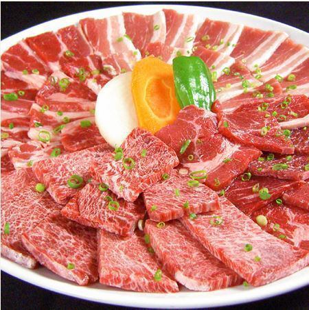 야키니쿠 가게의 생명 "엄선한 소스"로 고기의 맛을 끌어냅니다