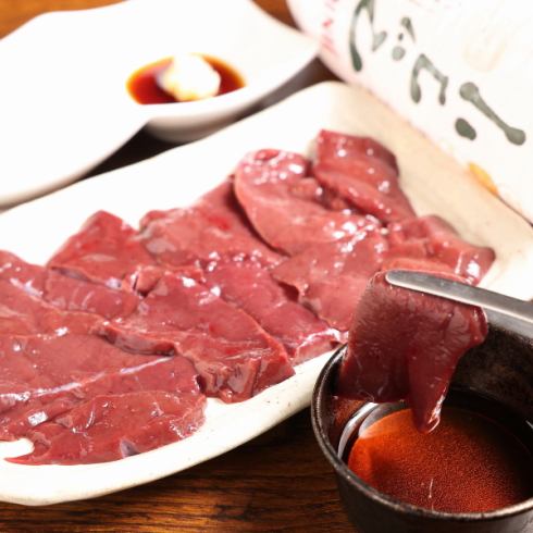 独自ルートからの仕入れで霜降り国産牛をリーズナブルに！