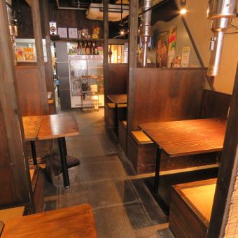 You can reserve the whole room! The tatami mat seats in the back can accommodate up to 14 people, and the table seats in front can accommodate up to 25 people.