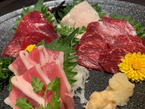 Assortment of five kinds of special horsemeat sashimi