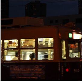 橫濱本市橫濱店，以燒烤美味的肉和禦好燒而聞名。