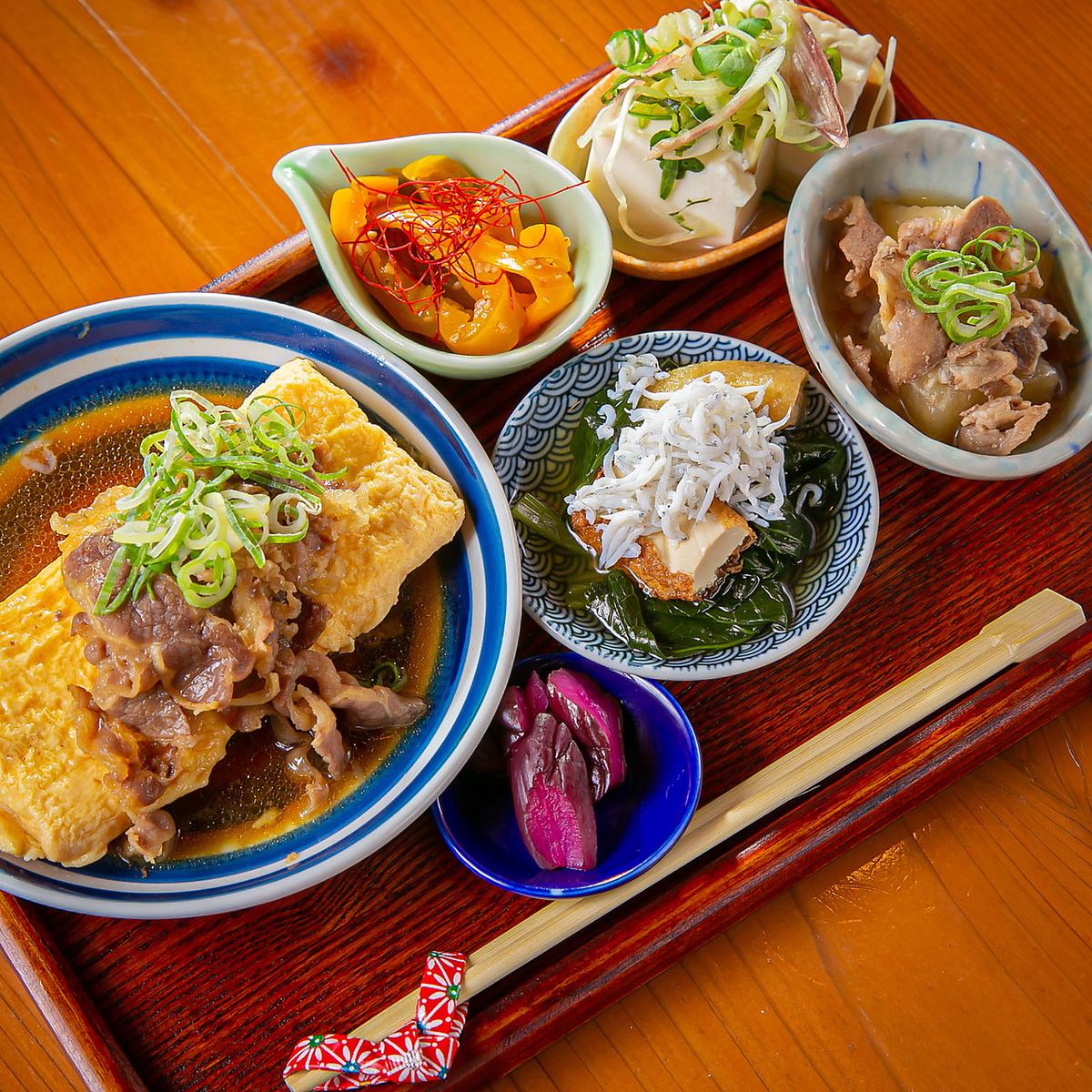 日替わりおばんざいはお酒との相性ピッタリ!!なんばでのチョイ飲みは“わびすけ”で♪