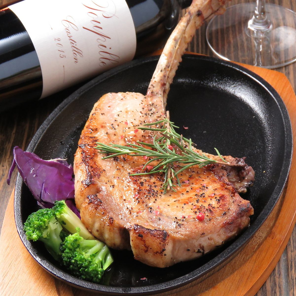 こだわりの炭火焼!数量限定トマホークグリル3800円(税抜)