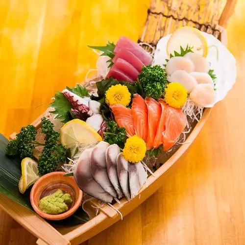 Carefully selected seasonal fish! Assorted sashimi