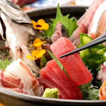 You can choose! We offer fresh fish procured from the Tsukiji direct delivery sashimi single item market.