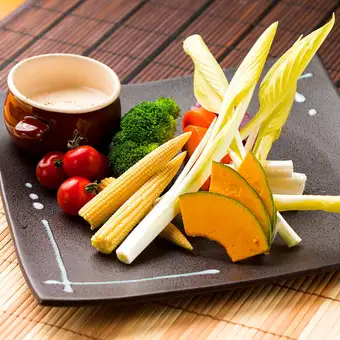 Directly from the production area! Coloring fresh vegetables Bagna cauda
