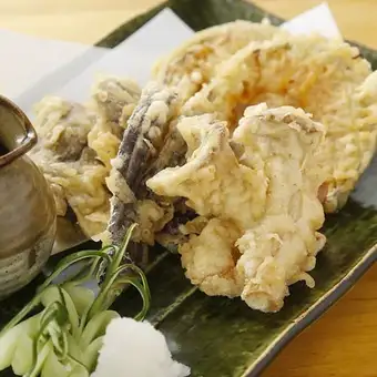 Carefully selected vegetables! Crispy seasonal vegetable tempura