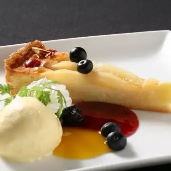 Crispy! Homemade pear tart