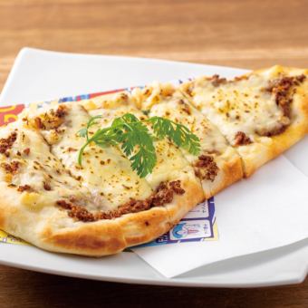 Saba Keema Curry Naan Pizza