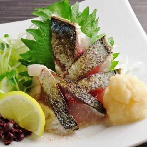 豊後鯖の岩塩炙り刺し～梅おろし添え～