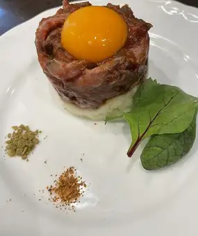 十勝和牛のコンフィ~ユッケ仕立て~