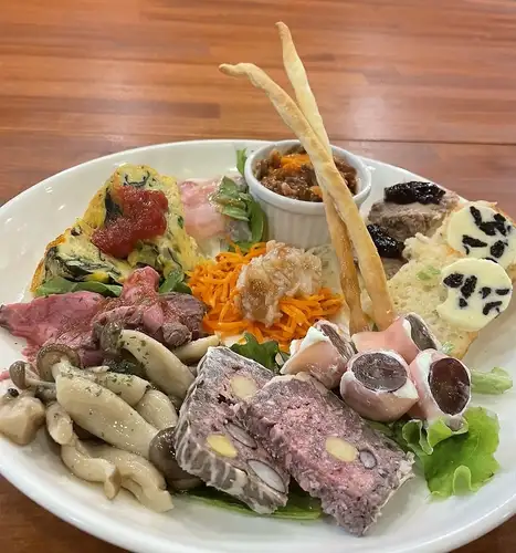 ノーヴェの前菜10種盛り合わせ