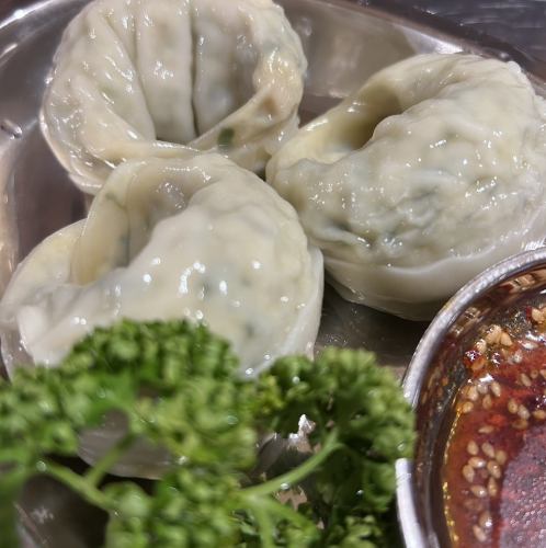 人気no.3 手作り韓国蒸し餃子4つ