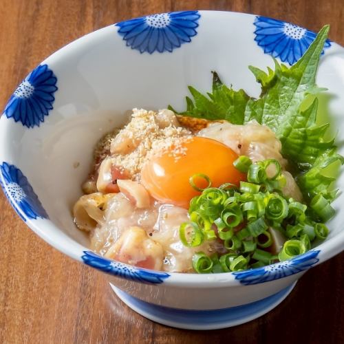 鶏ユッケ(塩ダレ)