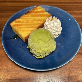 長崎カステラ抹茶アイス添え
