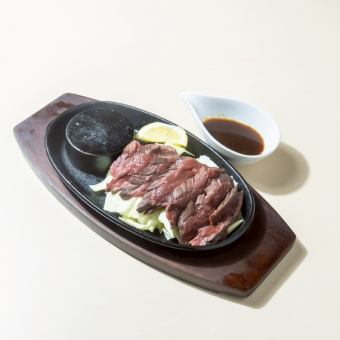 馬肉の鉄板ステーキ