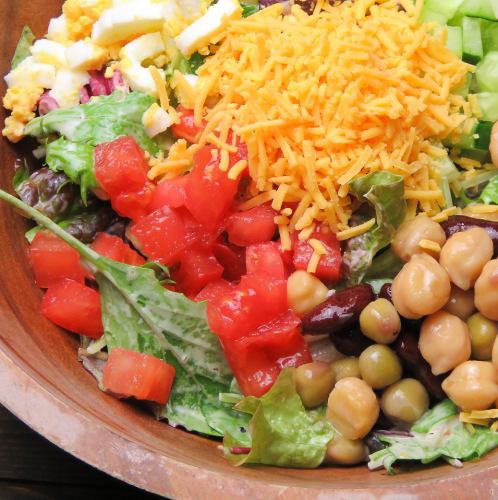 Salad with lots of vegetables