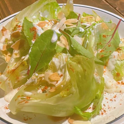 5月3日（土）より季節の食材を取り入れた「シーズンメニュー」を提供いたします！ 
⚪︎生ハムと苺のムース仕立て

⚪︎ヤリイカと新じゃがのフリット

⚪︎焼き高原レタスの香るシーザー

⚪︎那須高原卵のクリームリゾット

⚪︎桜海老のビアンカピッツァ

⚪︎京抹茶のチーズケーキ

皆様のご来店お待ちしております☺️

【ゴールデンウィーク中の予約状況】
※5月1日現在

2日（金）テーブル満席、カウンター数席空いてます
3日（土）テーブル残りわずか
4日（日）ご案内できます💡
5日（月）ご案内できます💡
6日（月）ゆったりご利用できます🈳

#新メニュー
#イチマルイイヒ#ichimaruiihi
#pizza#ピザ#黒毛和牛
#ワインセラー#女子会
#栃木グルメ
#栃木オススメ50選
#栃木イタリアン
#宇都宮グルメ#宇都宮ディナー
#宇都宮イタリアン#宇都宮バル
#ワイン#ステーキ#ピザ
#ゴールデンウィーク