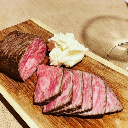 [ichimaru-iihi will celebrate its 7th anniversary in June]

Thanks to our customers, we have reached our 7th anniversary.

As a token of our appreciation, we are offering a rare piece of beef from the outside thigh, aichibo.
Roast beef and yukhoe offered at special prices
Please take this opportunity to try it.

Offer period
June 22 (Sun) - June 30 (Mon)

#7th anniversary
#Utsunomiya Meat Bar
#Yoto Italian
#I love meat dishes
# Want to connect with people who like gourmet
#AdultGirlsMeetUp
#Adult hideaway
#Reward dinner
#Wine and meat
#DinnerRecord
#I want to connect with people who like meat
#AdultWomen'sMeals
#FashionableMeatBar
#ItalianBarDinner
#PairingDinner
#Rewarding yourself to eat out
#RelaxingDinner
#adulttime
#I want to connect with people who like Italian food
#DeliciousTime
#Wine and Italian
#MeatDinner
#Hideaway Restaurant
#Calm space
#Delicious meat dishes