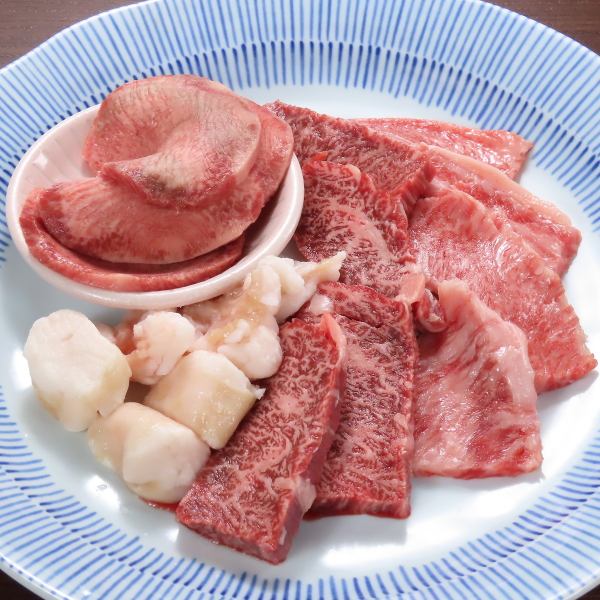 【豪華な肉の饗宴】お肉を存分に楽しめるクレソの肉盛り！タン塩やハラミなどボリューム満点◎
