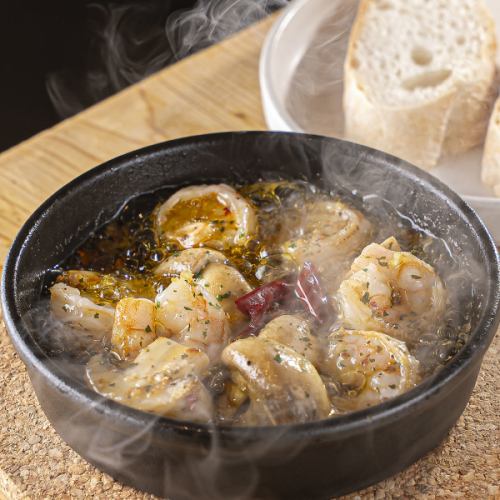 海老とマッシュルームのアヒージョ