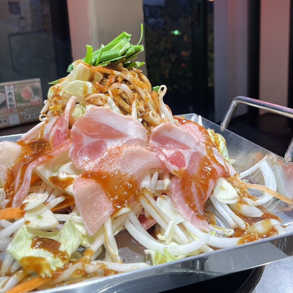 A wide variety of excellent dishes perfect for daytime drinking!