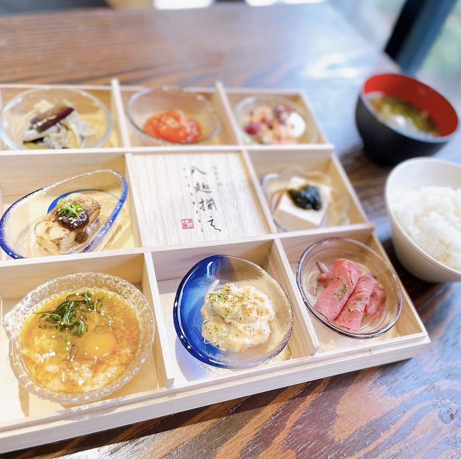 The Kyoto-style obanzai set meal is sure to be Instagram-worthy.