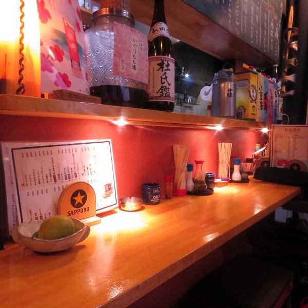 Counter seats perfect for drinking saku on the way home from the company, drinking with close friends, and dating.Please feel free to visit us too ♪