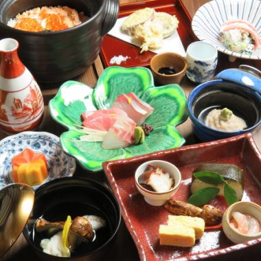 五彩特別懷石套餐 8,800日圓（含稅）*僅限食物