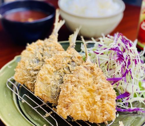 [Lunch only] Fried horse mackerel set meal (2 fish)
