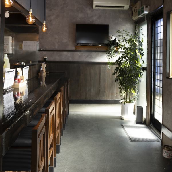 友人や宴会などグループでも楽しめる空間。自分たちだけの時間をゆったり過ごせる落ち着きある雰囲気で、特別なひとときを演出します。