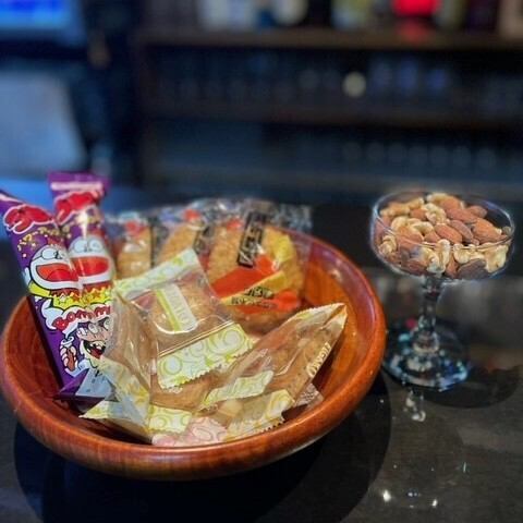 ミックスナッツなどのおつまみも！