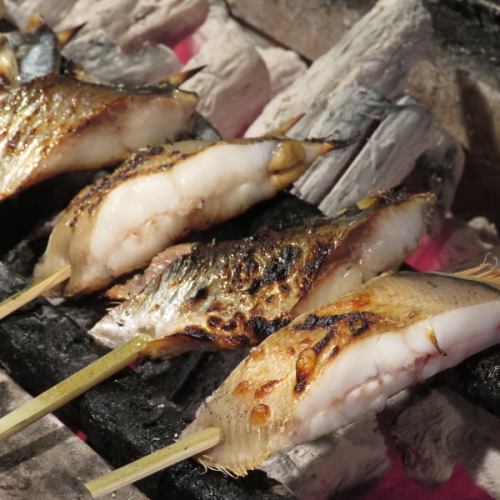 炭火で丁寧に焼き上げます