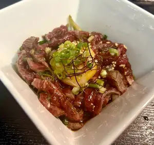 炙り和牛【はせ川ユッケ】