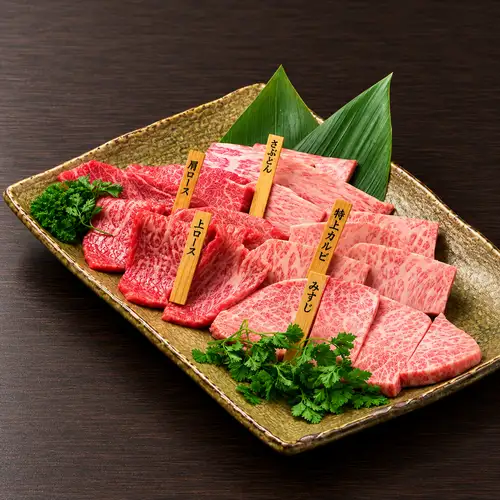 【今日精選肉塊】由我們的專業廚師精心挑選的上等肉塊 ◎ 每日特供5件烤肉拼盤，您可以比較每種肉塊的美味。