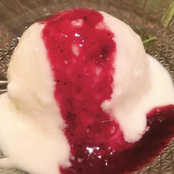 Frozen Yogurt with Blueberry Sauce