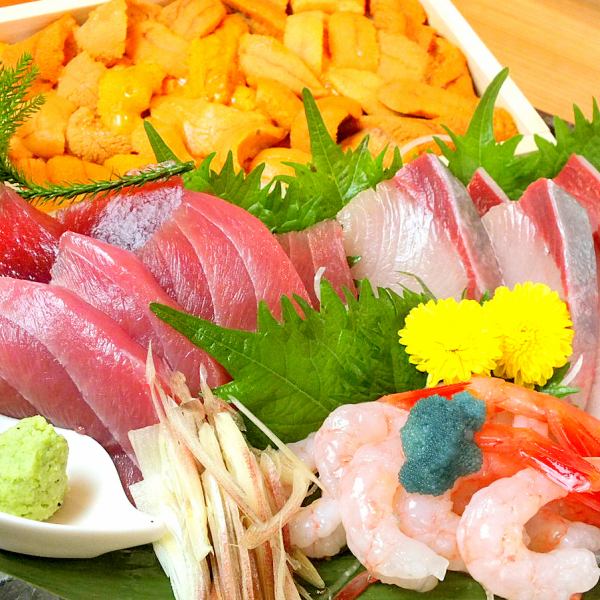 [The shop's standard flavor] Assorted sashimi delivered directly from nearby ports (1,628 yen for one person/3,080 yen for two people)