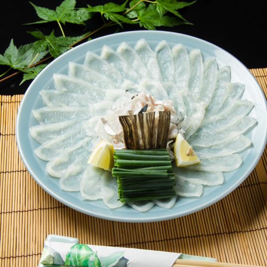仅用餐【河豚特制料理×海鲜和时令蔬菜套餐】共8道菜品⇒8,800日元（含税）
