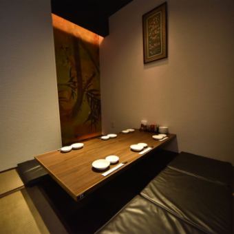 5～6名様でも可能。壁際の落ち着いたお席です