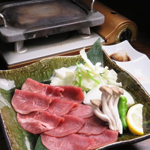 Mt. Fuji lava stone grilled (grilled meat)