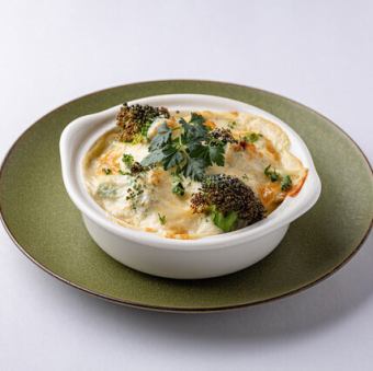 ブロッコリーと枝豆の豆乳グラタン
