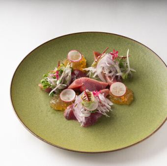 炙りカツオと薬味まみれ さっぱりジュレを添えて