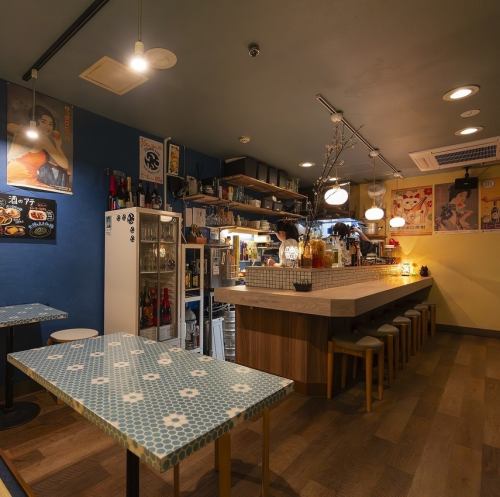 隠れ家的地下の小さな居酒屋です